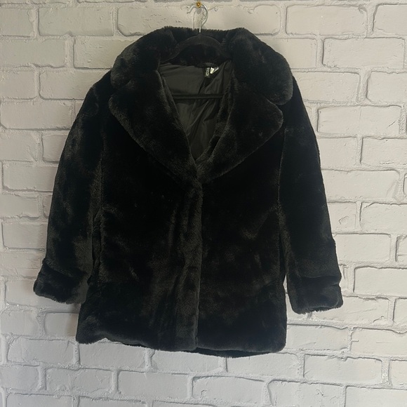 NWOT Divided Black Teddy Jacket Plush Faux Fur size S - Picture 1 of 4